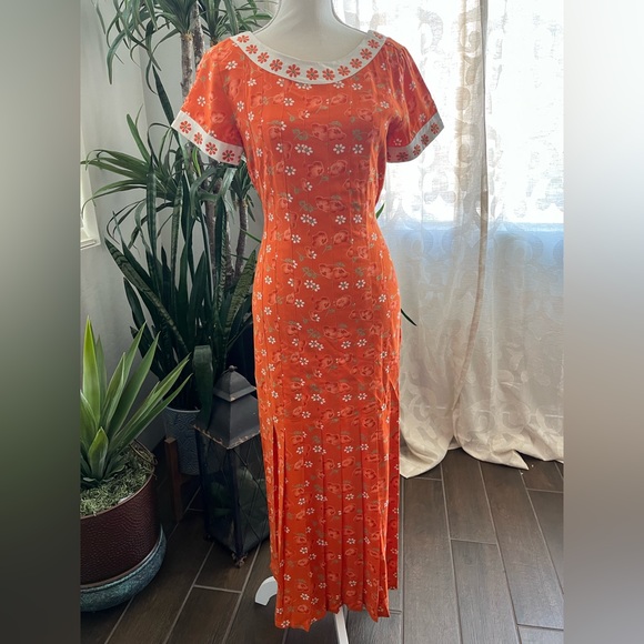 Host pick 😍😘Vintage 60s pleated mod maxi dress - Picture 3 of 9